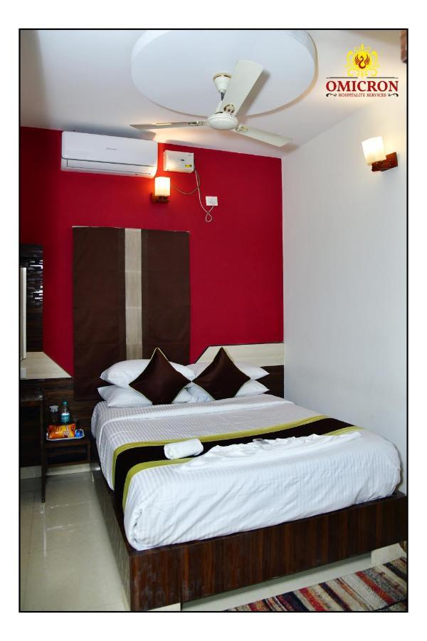 Hotel Omicron 1 Bhk Studio Room Bangalore Exterior photo